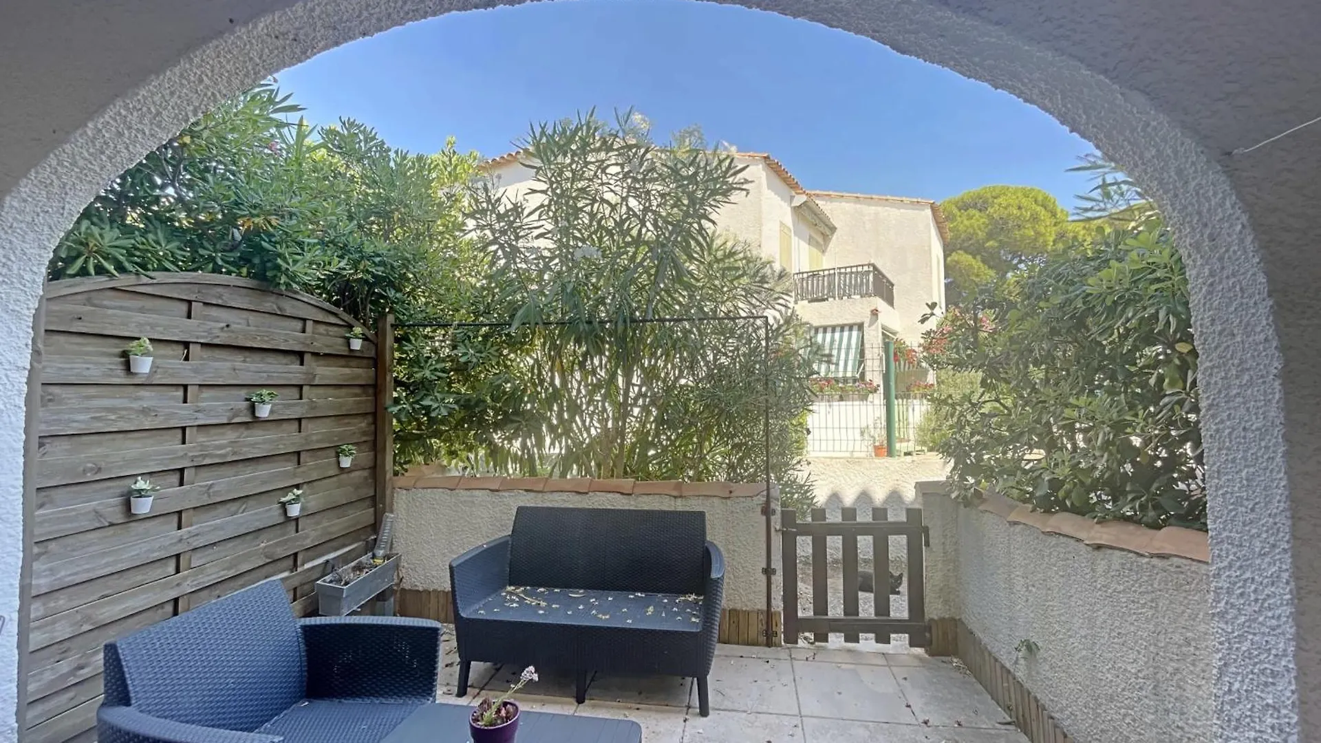Apartment Studio 4 Pers Avec Cour, Saintes-Maries-De-La-Mer - Fr-1-475-200